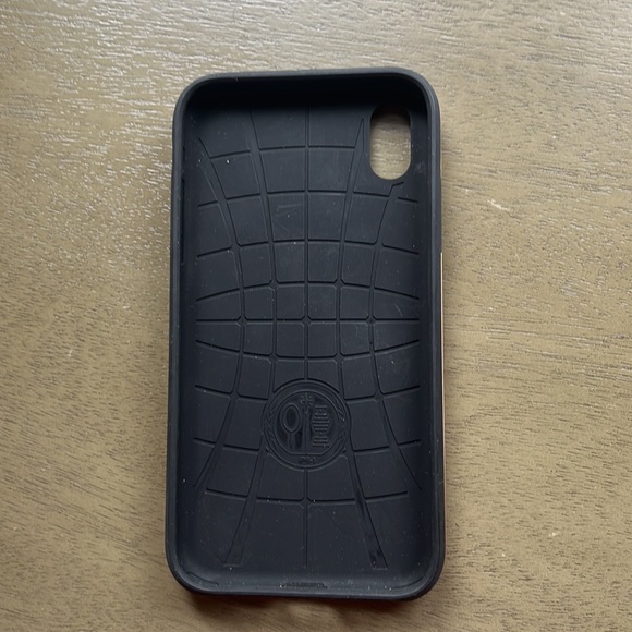 iPhone XR phone case adding a free Mercury case very flexible - Picture 4 of 5